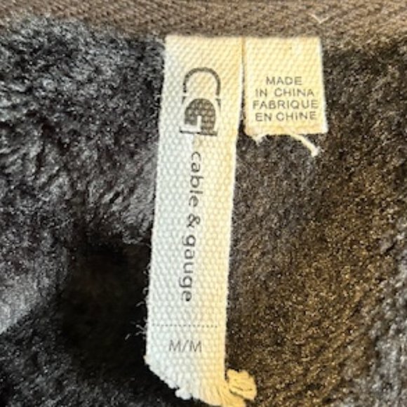 Cable & Gauge Faux Fur Black Ribbed Vest - Picture 6 of 7